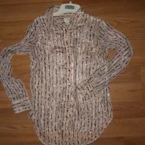 Women’s blouse. Size Medium.